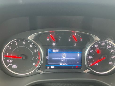 Used 2023 GMC Acadia SLE w/ Driver Convenience Package FWD image 14