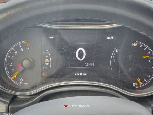 Used 2020 Jeep Grand Cherokee Laredo image 13