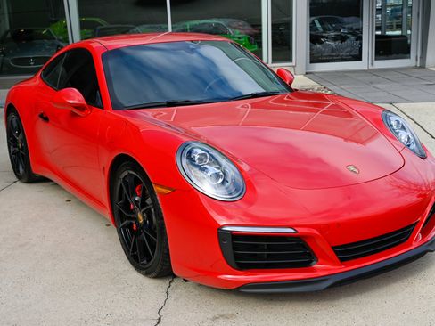 Used 2018 Porsche 911 Carrera S RWD image 3