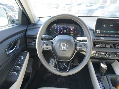 Used 2025 Honda Accord SE image 13