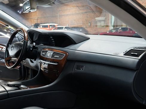 Used 2011 Mercedes-Benz CL 550 4MATIC w/ Sport Pkg Plus One image 47