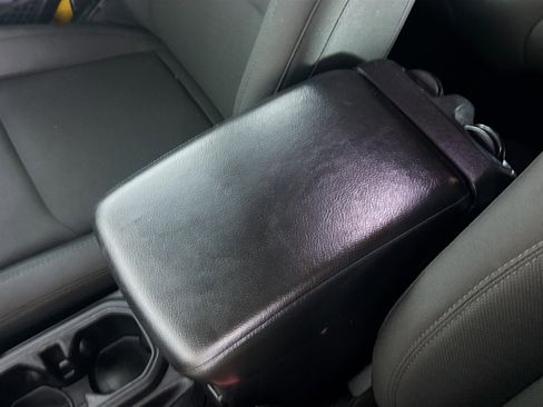 Used 2018 Jeep Wrangler Unlimited Sport image 18