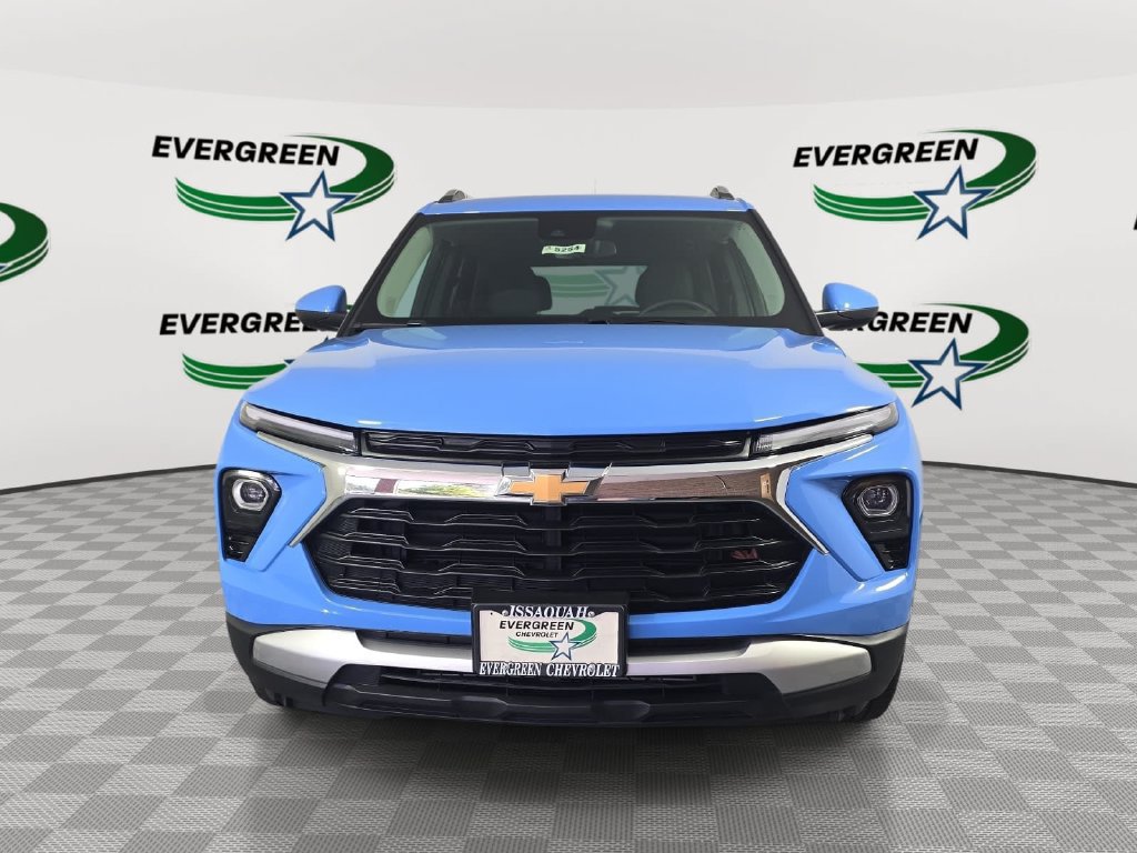 Used 2024 Chevrolet TrailBlazer LT w/ LT Cold Weather Package FWD image 2