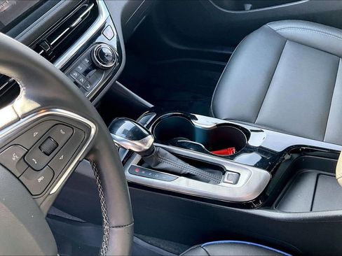Used 2024 Buick Envista Sport Touring w/ Advanced Safety Package FWD image 18