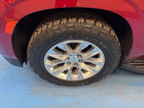 Certified 2021 Chevrolet Suburban Premier w/ Premium Package image 18