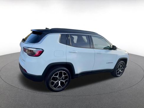 Used 2025 Jeep Compass Limited image 15