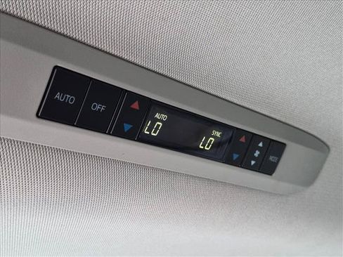 Certified 2023 Toyota Sienna XLE FWD image 19