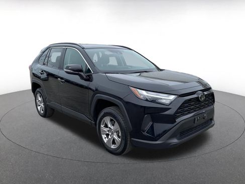 Used 2025 Toyota RAV4 XLE image 1