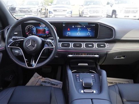 Used 2025 Mercedes-Benz GLS 450 4MATIC image 17