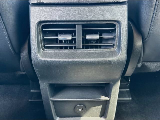 Used 2024 Ford Edge SEL AWD/4WD image 29