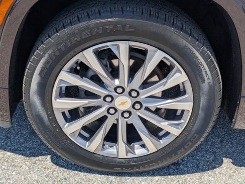 Used 2023 Chevrolet Traverse Premier AWD/4WD image 11