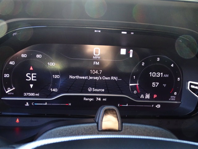 Used 2023 GMC Yukon Denali w/ Advanced Technology Package AWD/4WD image 21