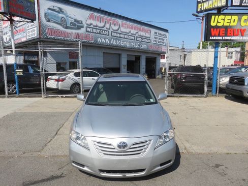 Used 2009 Toyota Camry LE FWD image 6