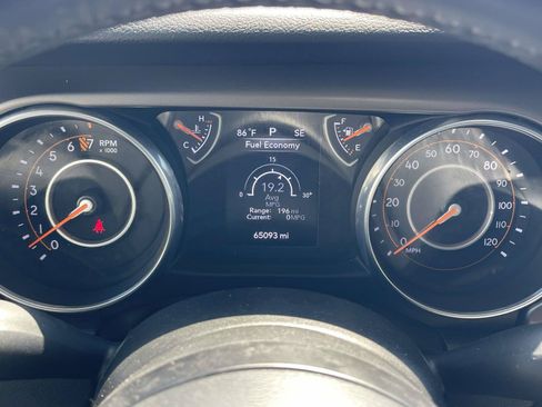 Used 2018 Jeep Wrangler Unlimited Sport S AWD/4WD image 19