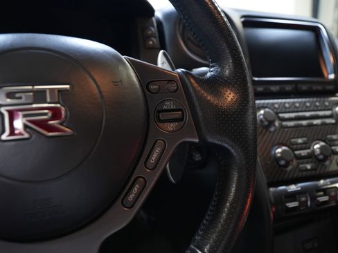Used 2013 Nissan GT-R Premium image 35