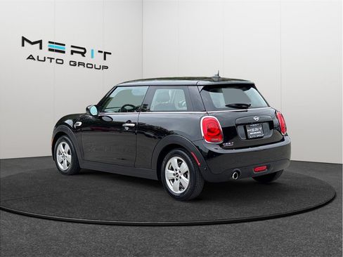Used 2021 MINI Cooper 2-Door Hardtop FWD image 7