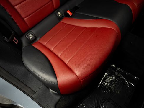 Used 2018 Mercedes-Benz GLC 300 4MATIC Coupe image 39