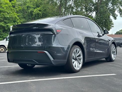 Used 2026 Tesla Model Y Long Range AWD/4WD image 7