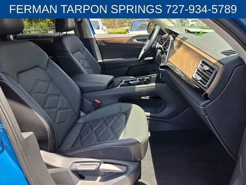 Used 2025 Volkswagen Atlas SE AWD/4WD image 21