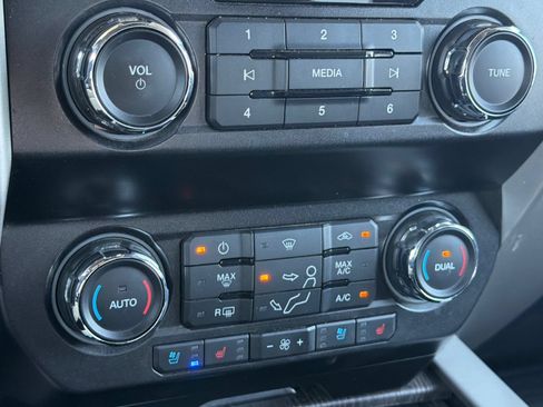 Used 2020 Ford F350 Lariat w/ Lariat Ultimate Package AWD/4WD image 24