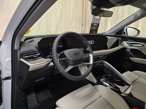 New 2025 Audi Q5 Prestige image 13