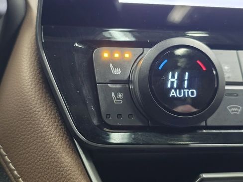 Used 2024 Toyota Grand Highlander Platinum image 9