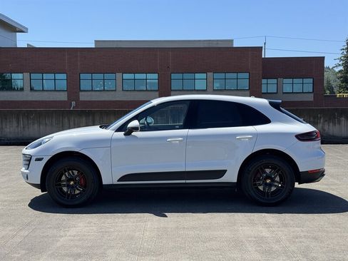 Used 2017 Porsche Macan AWD/4WD image 2