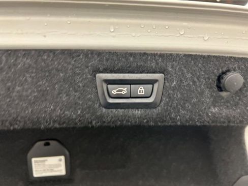 Used 2022 BMW 530i xDrive w/ Convenience Package image 34