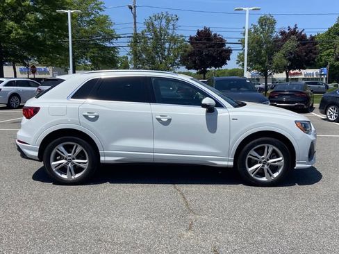 Used 2022 Audi Q3 2.0T Premium w/ Convenience Package AWD/4WD image 4