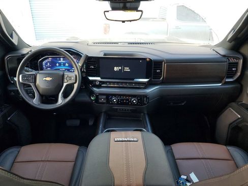 Used 2025 Chevrolet Silverado 3500 High Country w/ High Country Premium Package AWD/4WD image 12