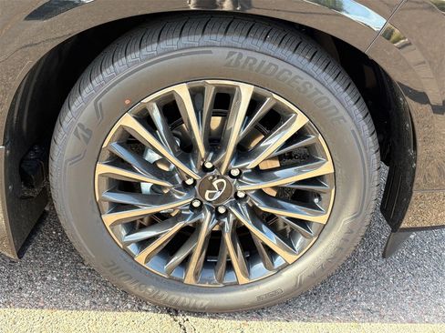 New 2026 INFINITI QX80 Autograph w/ Premium Cargo Package image 10