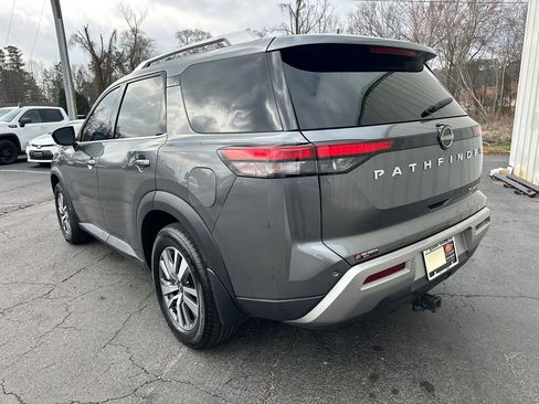 Used 2022 Nissan Pathfinder SL w/ Lighting Package (N92) image 8