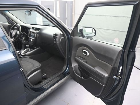 Used 2019 Kia Soul + FWD image 44
