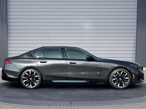 New 2026 BMW i5 eDrive40 w/ M Sport Package image 3