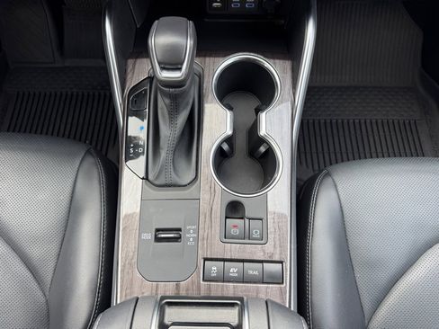 Used 2022 Toyota Highlander Platinum image 27