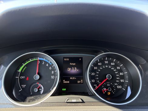 Used 2019 Volkswagen e-Golf SE w/ Driver Assistance Package image 17