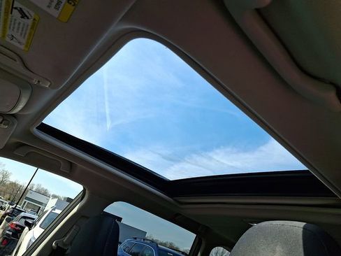 Used 2022 Subaru Forester Premium image 14