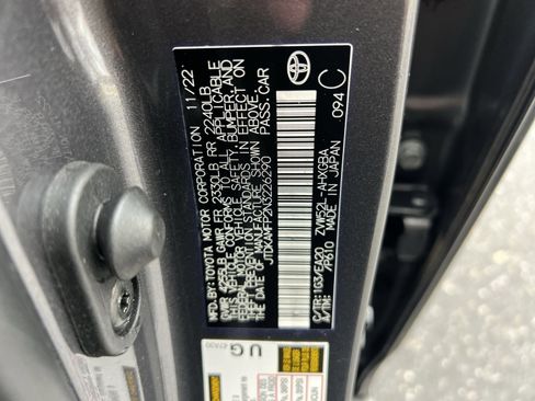 Used 2022 Toyota Prius Prime XLE image 28