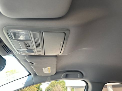 Used 2021 Honda CR-V LX image 21