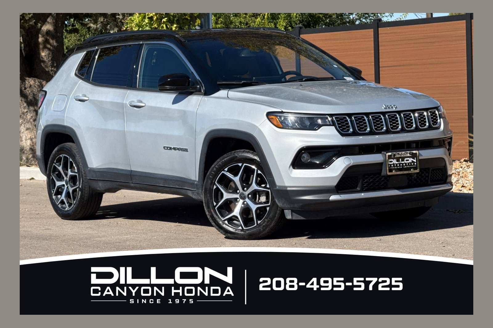 Used 2025 Jeep Compass Limited AWD/4WD image 1