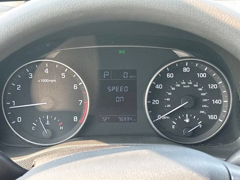 Used 2017 Hyundai Elantra SE FWD image 22