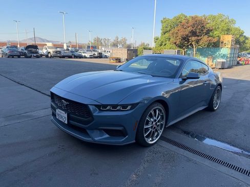 Used 2024 Ford Mustang Coupe RWD image 1