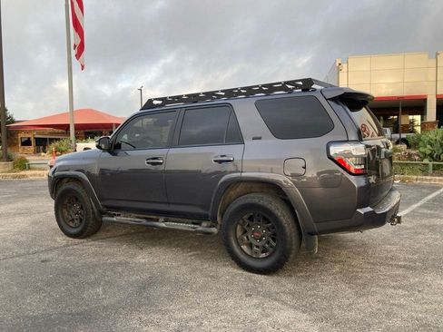 Used 2022 Toyota 4Runner SR5 Premium w/ Moonroof Package RWD image 6