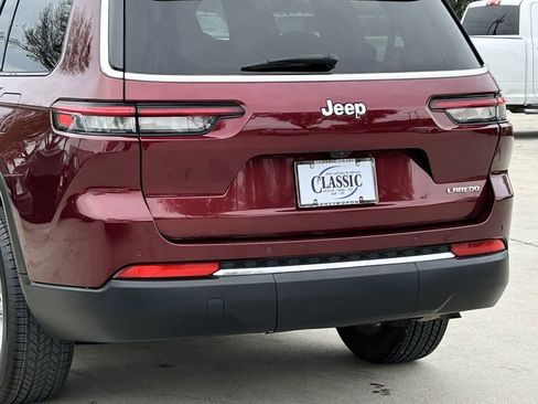 Used 2023 Jeep Grand Cherokee L Laredo image 6