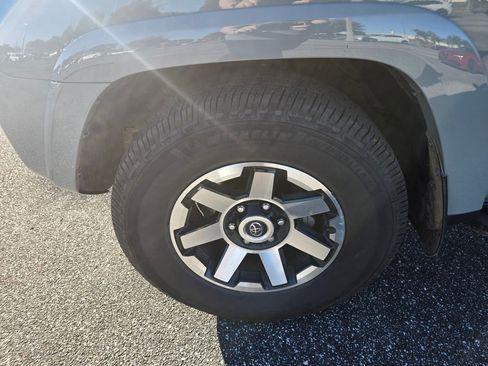 Used 2022 Toyota 4Runner TRD Off-Road image 9