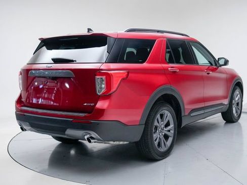 Used 2024 Ford Explorer XLT w/ Equipment Group 202A AWD/4WD image 15