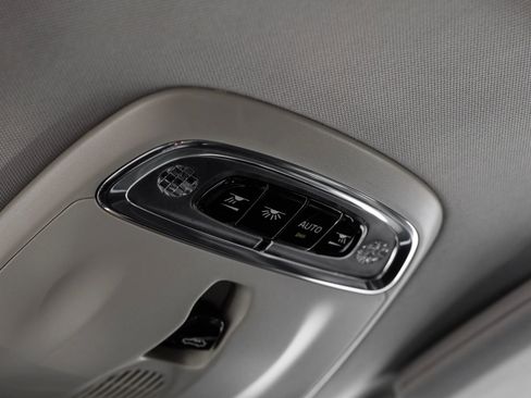 Used 2018 Volvo XC90 T5 Momentum w/ Convenience Package image 34