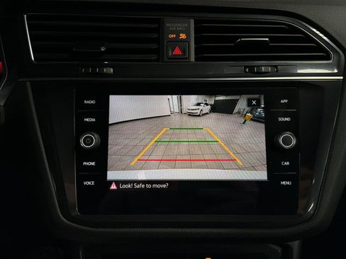 Certified 2023 Volkswagen Tiguan SE R-Line AWD/4WD image 26