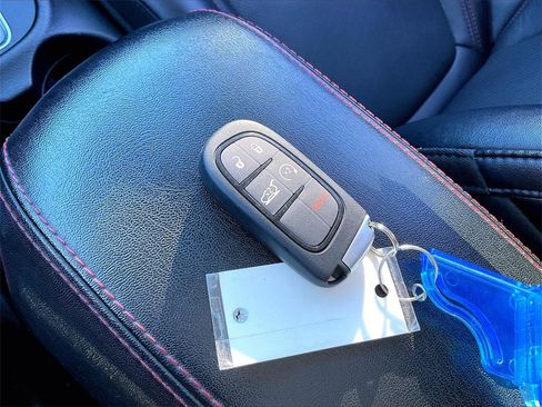 Used 2022 Jeep Cherokee Trailhawk w/ Premium Leather Package image 27