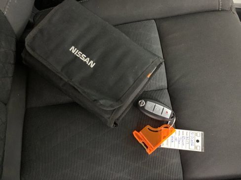 Used 2017 Nissan Titan SV image 42